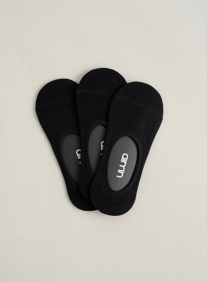 Three black invisible workout socks from aim'n