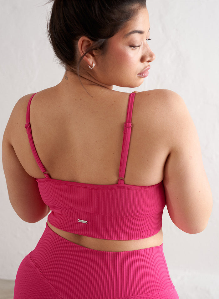 [The model wears size L and is 175 cm.]