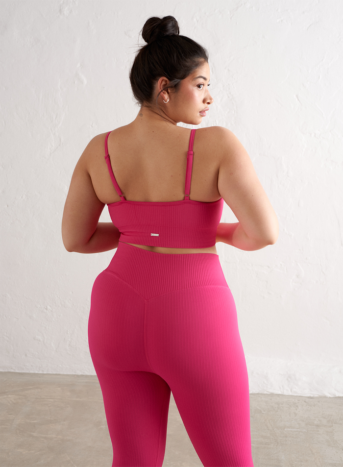 [The model wears size L and is 175 cm.]