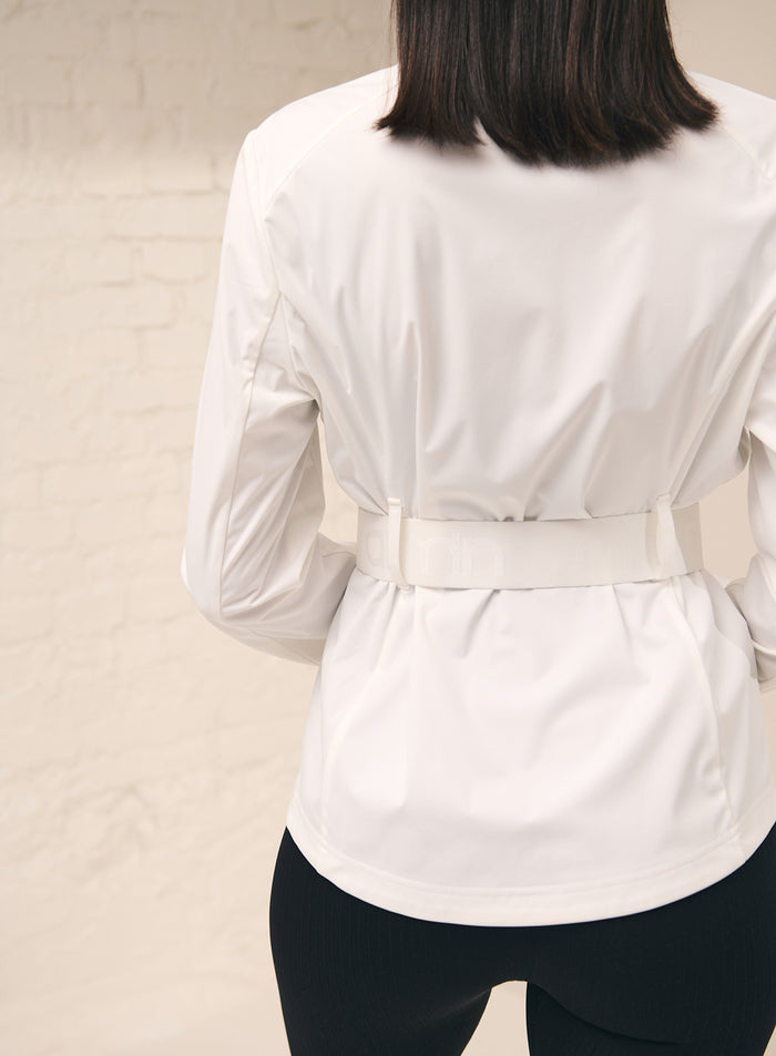 [The model wears size S and is 173 cm.]