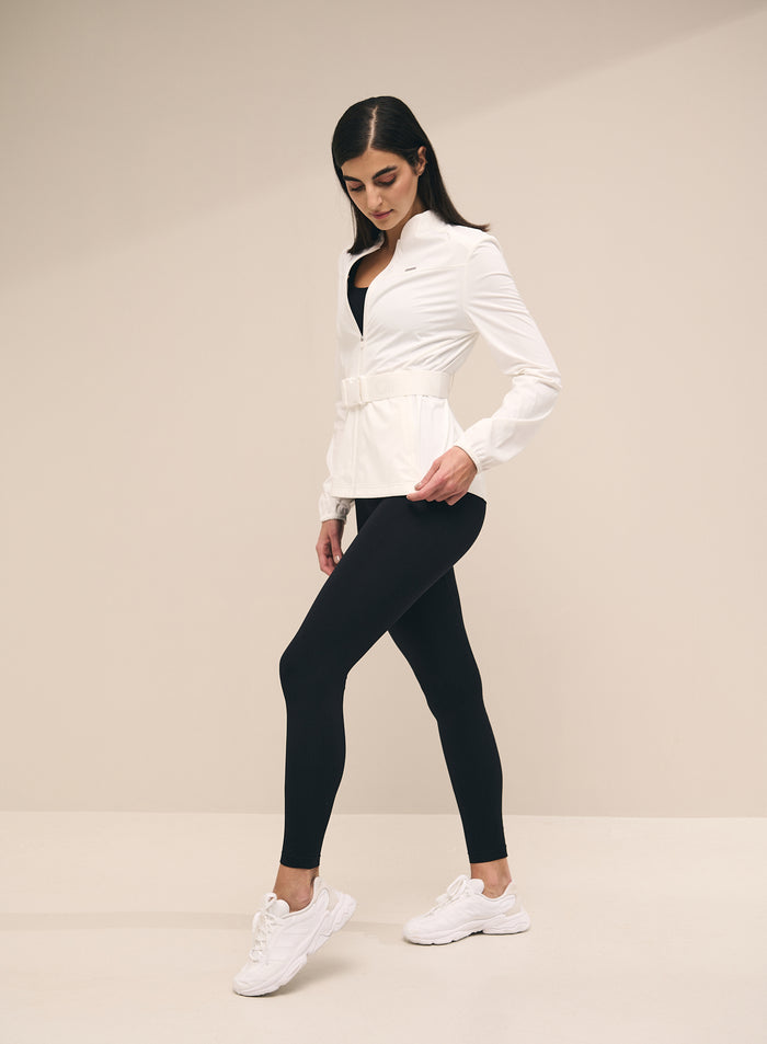 [The model wears size S and is 173 cm.]